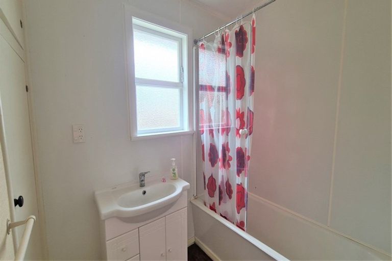 Photo of property in 82 Domett Street, Opunake, 4616