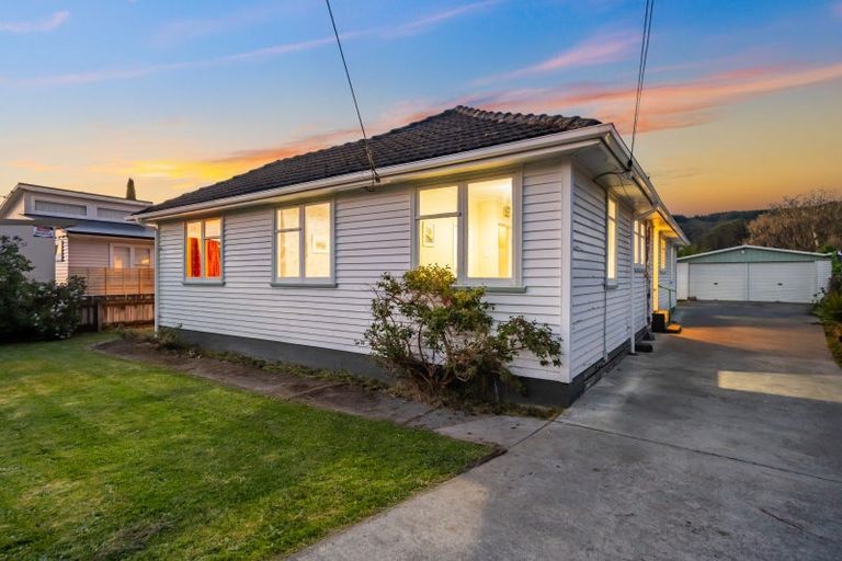Photo of property in 94 Mcleod Street, Elderslea, Upper Hutt, 5018