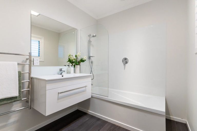 Photo of property in 11 Poplar Grove, Ebdentown, Upper Hutt, 5018