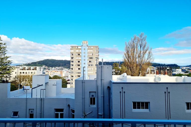 Photo of property in Elms Court Flats, 5/367 The Terrace, Te Aro, Wellington, 6011