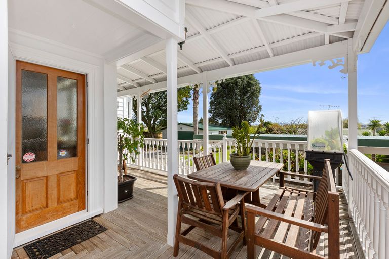 Photo of property in 46 Forest Lake Road, Forest Lake, Hamilton, 3200