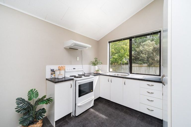 Photo of property in 30 Peppertree Glade, Kelvin Grove, Palmerston North, 4414