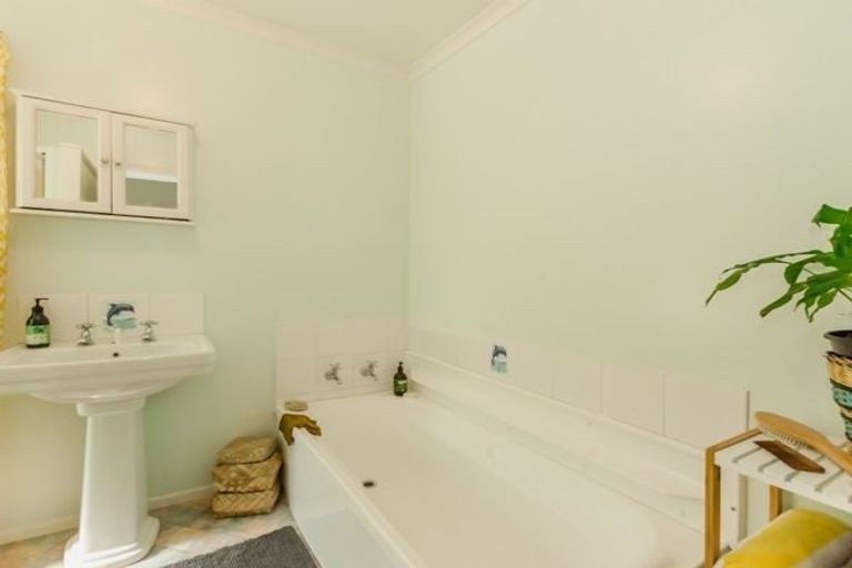 Photo of property in 59 Te Moana Road, Waikanae Beach, Waikanae, 5036