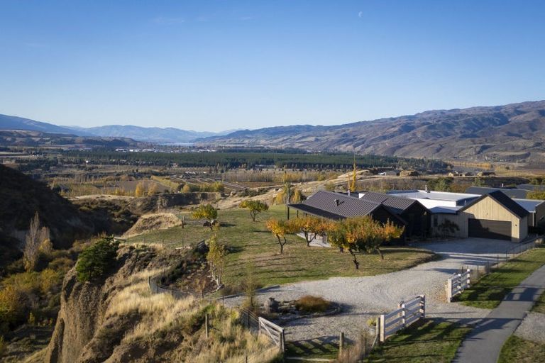 Photo of property in 112 Hall Road, Bannockburn, Cromwell, 9384