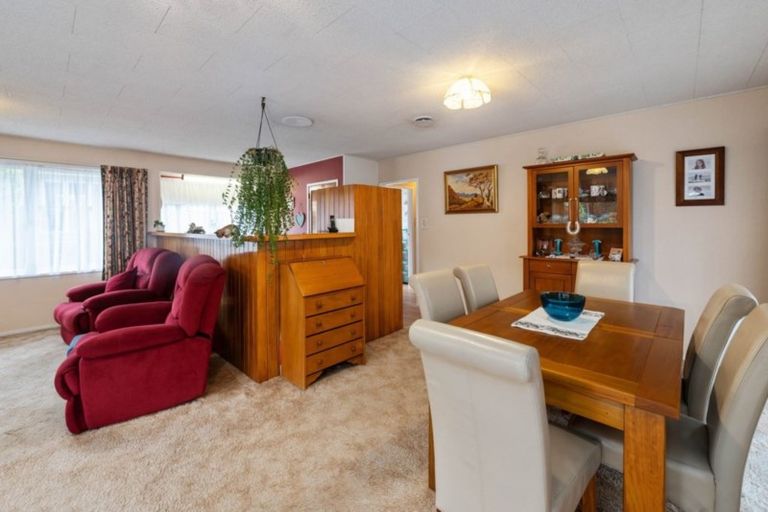 Photo of property in 15 Tawavale Street, Pukehangi, Rotorua, 3015