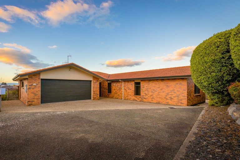 Photo of property in 98 Fergusson Street, Stoke, Nelson, 7011