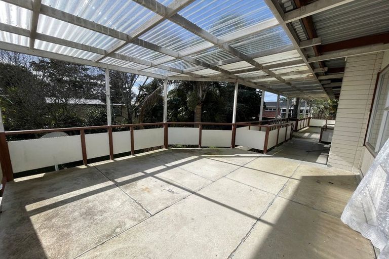 Photo of property in 60b Te Atatu Road, Te Atatu South, Auckland, 0610