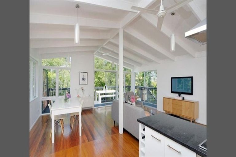 Photo of property in 13 Merchant Avenue, Te Atatu South, Auckland, 0610