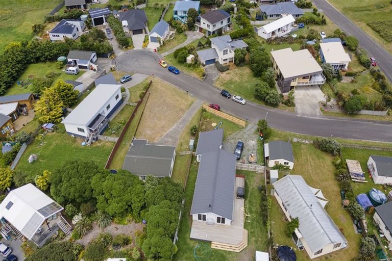 Photo of property in 8 Sylvia Way, Te Horo Beach, Otaki, 5581
