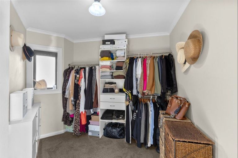 Photo of property in 44 Tutakarae Road, Kelvin Grove, Palmerston North, 4470