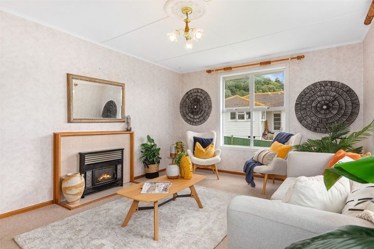 Photo of property in 36 Rangituhi Crescent, Takapuwahia, Porirua, 5022