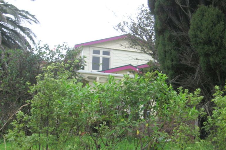 Photo of property in 44 Ranui Terrace, Tawa, Wellington, 5028