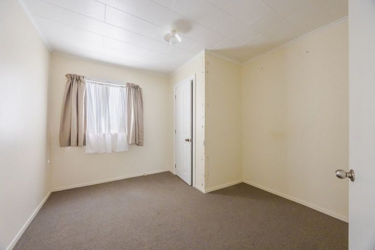 Photo of property in 27 Milton Road, Bluff Hill, Napier, 4110