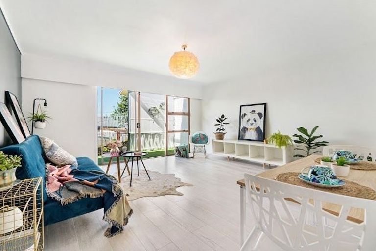 Photo of property in 7/31 Blease Street, New Lynn, Auckland, 0600