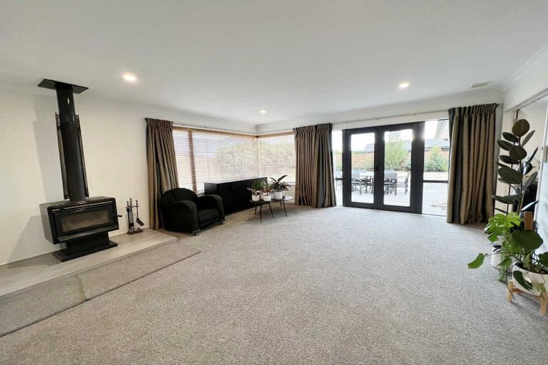 Photo of property in 2/1132 West Coast Road, West Melton, Christchurch, 7676