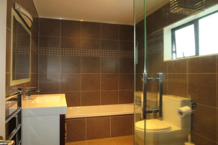 Photo of property in 3b Mcleod Road, Henderson, Auckland, 0612