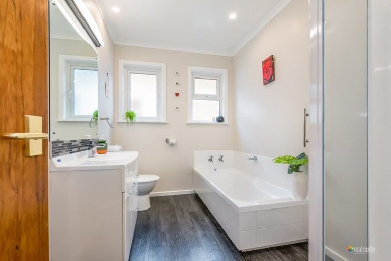 Photo of property in 1 Charleston Avenue, Boulcott, Lower Hutt, 5011