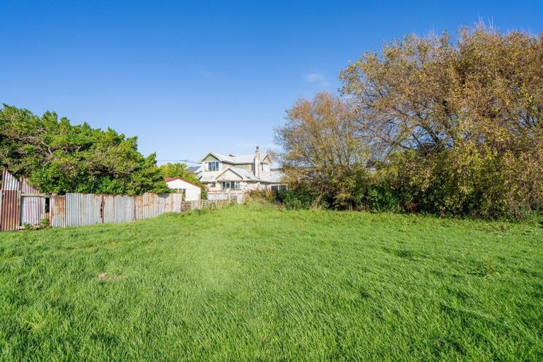 Photo of property in 6 Ocean Beach Road, Bluff, 9814