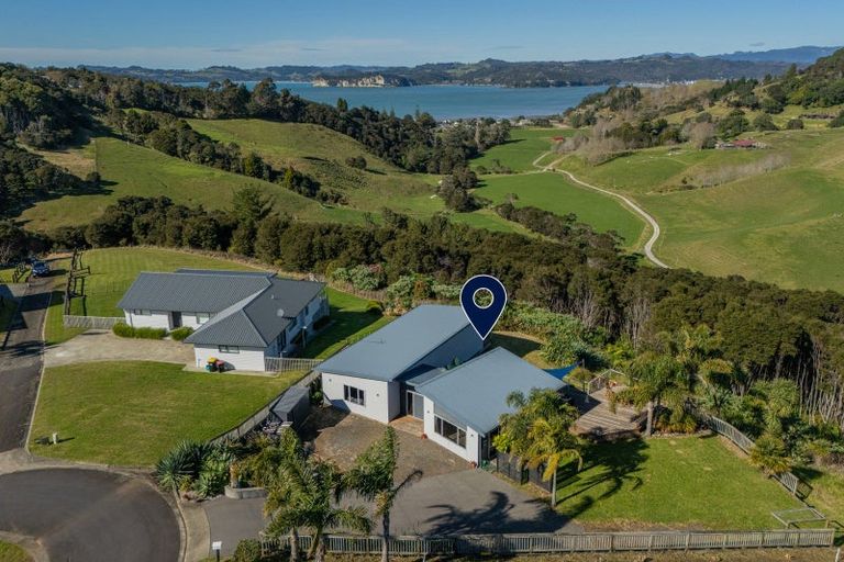 Photo of property in 16 Tironui Place, Whitianga, 3510