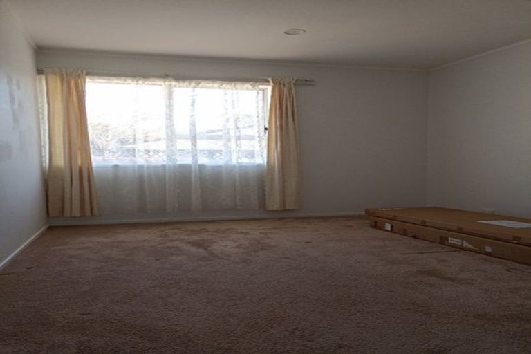 Photo of property in 29 Ayton Drive, Totara Vale, Auckland, 0629