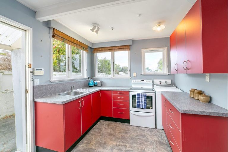 Photo of property in 15 Waite Street, Featherston, 5710