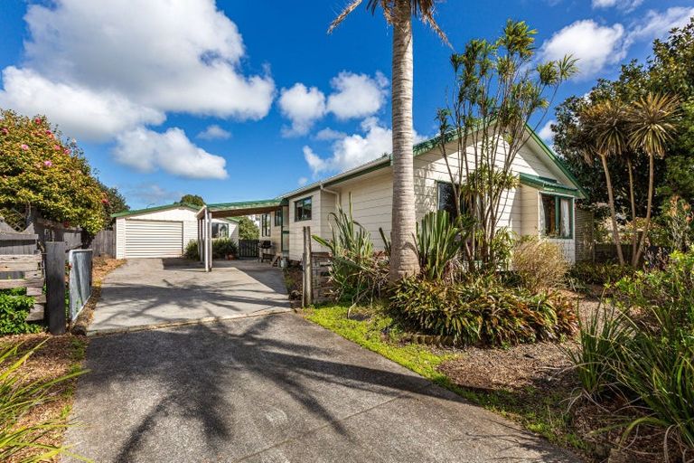 Photo of property in 44 Taihiki Road, Clarks Beach, 2122