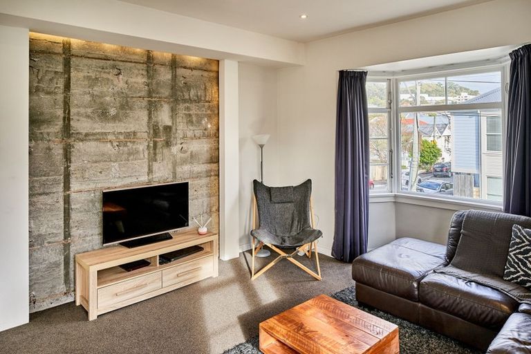 Photo of property in 75a Pirie Street, Mount Victoria, Wellington, 6011