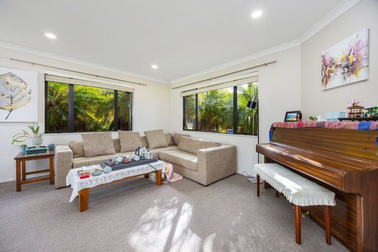 Photo of property in 6 Lough Derg Place, Pinehill, Auckland, 0632