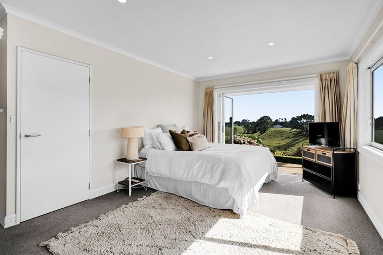 Photo of property in 167 Henwood Road, Paraite, New Plymouth, 4372