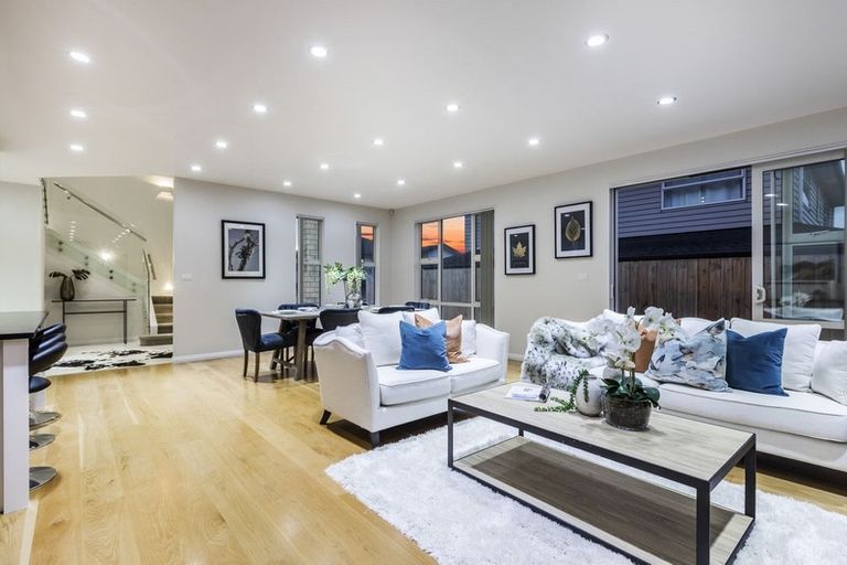 Photo of property in 19a Linwood Avenue, Forrest Hill, Auckland, 0620