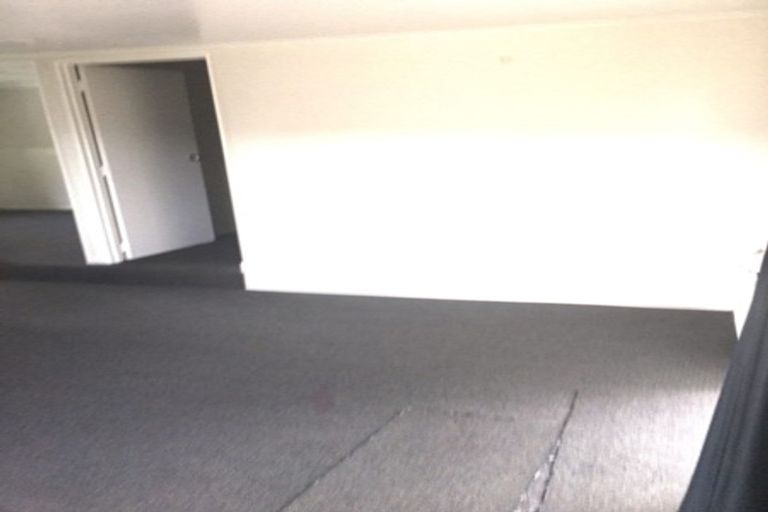 Photo of property in 1/30 Chislehurst Street, Henderson, Auckland, 0612