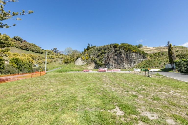 Photo of property in 61 Oak Road, Poraiti, Napier, 4112