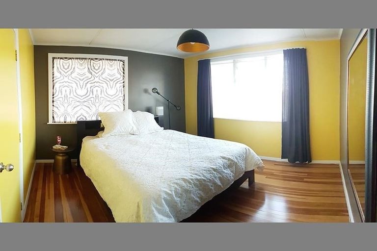 Photo of property in 11 Windrush Close, Mangere, Auckland, 2022