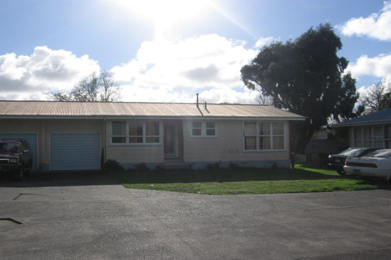Photo of property in 32 Halswell Crescent, Westbrook, Palmerston North, 4412