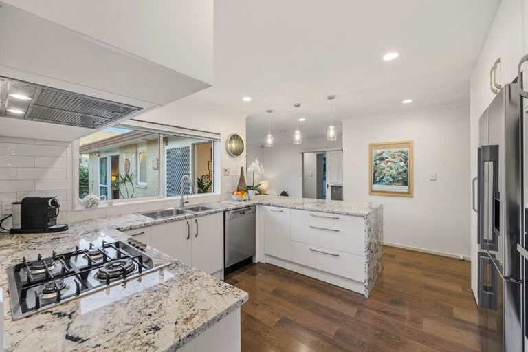 Photo of property in 136 Kilkenny Drive, East Tamaki Heights, Auckland, 2016