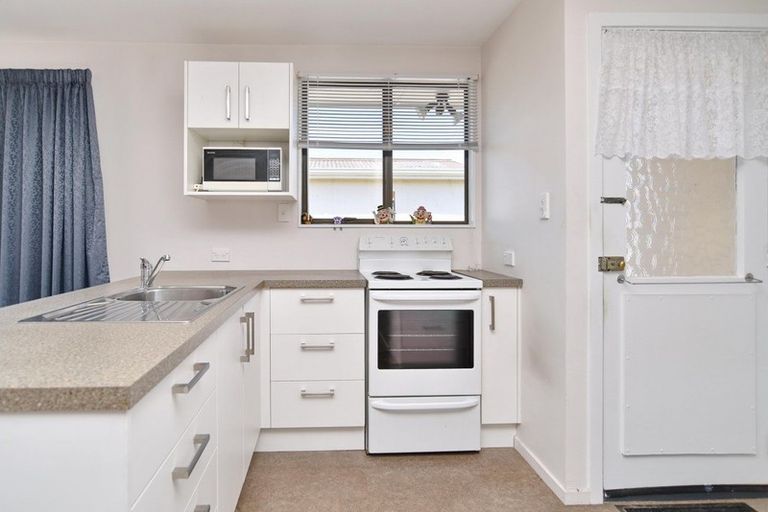 Photo of property in 2/63 Bridge Street, New Brighton, Christchurch, 8062