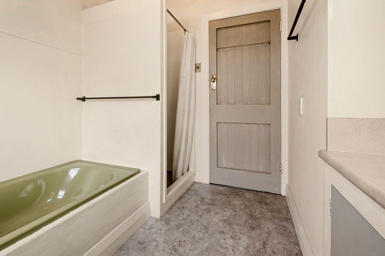 Photo of property in 220 Mangorei Road, Merrilands, New Plymouth, 4312