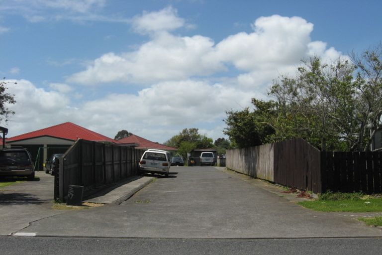 Photo of property in 103 Maplesden Drive, Clendon Park, Auckland, 2103