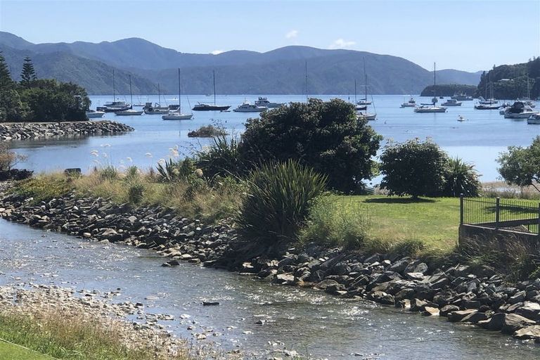 Photo of property in 3/45 Beach Road, Waikawa, Picton, 7220