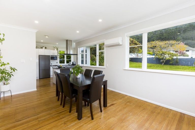 Photo of property in 73 Kamahi Street, Stokes Valley, Lower Hutt, 5019