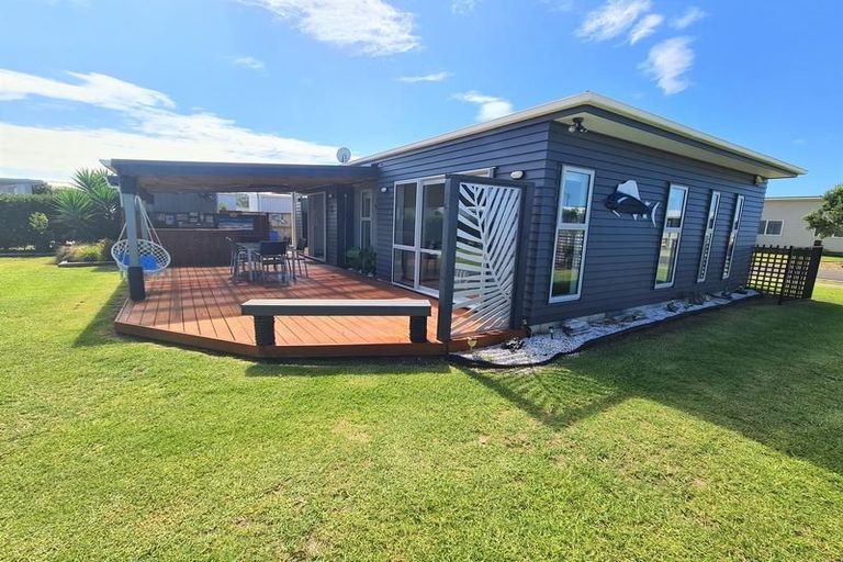 Photo of property in 122 Karo Drive, Matarangi, Whitianga, 3592