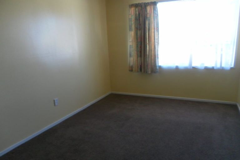 Photo of property in 18 Saunders Place, Redwood, Christchurch, 8051