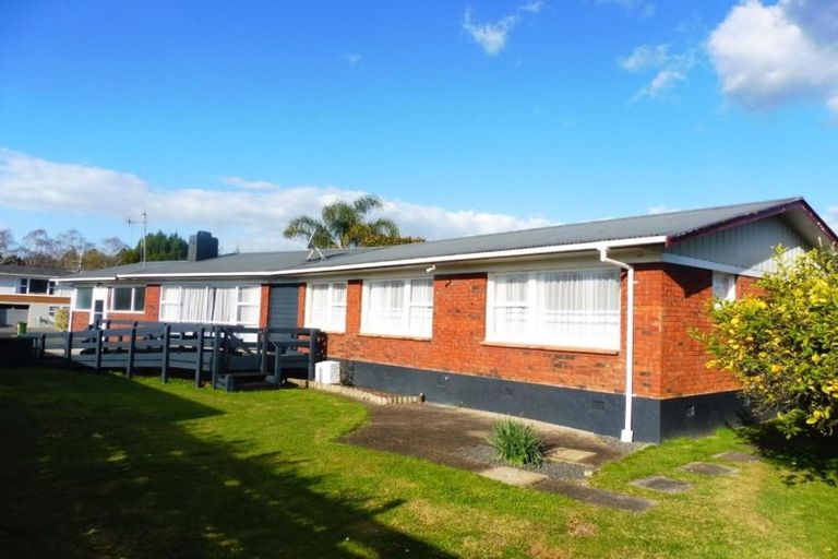 Photo of property in 19 Samuel Place, Queenwood, Hamilton, 3210