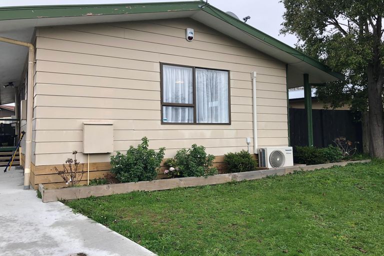 Photo of property in 37 Suzanne Grove, Kelvin Grove, Palmerston North, 4414