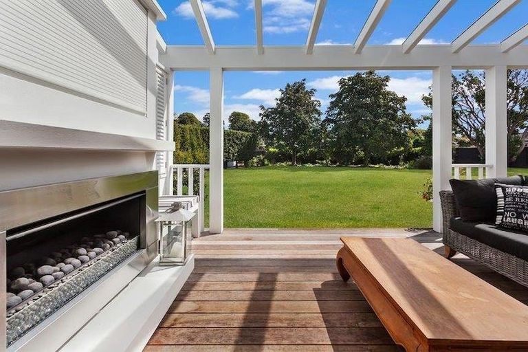 Photo of property in 11 Pentlow Place, Fendalton, Christchurch, 8052