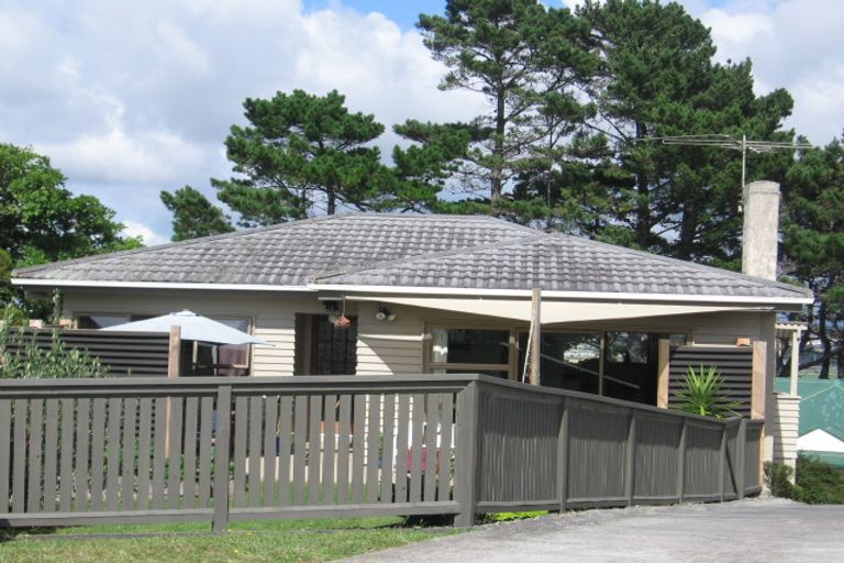 Photo of property in 726b East Coast Road, Pinehill, Auckland, 0632