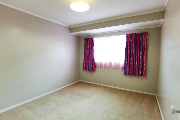 Photo of property in 12 Sandalwood Place, Somerville, Auckland, 2014