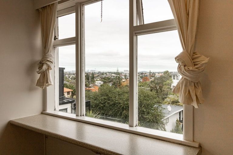 Photo of property in 1/78 Seaview Road, Castor Bay, Auckland, 0620