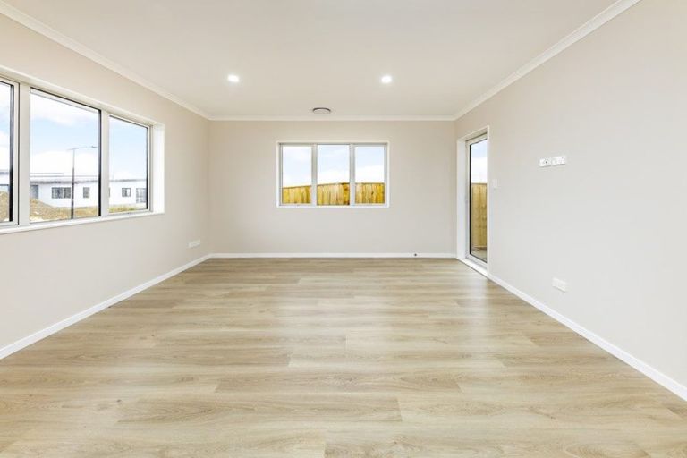 Photo of property in 18 Te Aramanu Crescent, Papakura, 2110