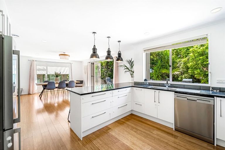 Photo of property in 22 Cascaden Road, Gulf Harbour, Whangaparaoa, 0930